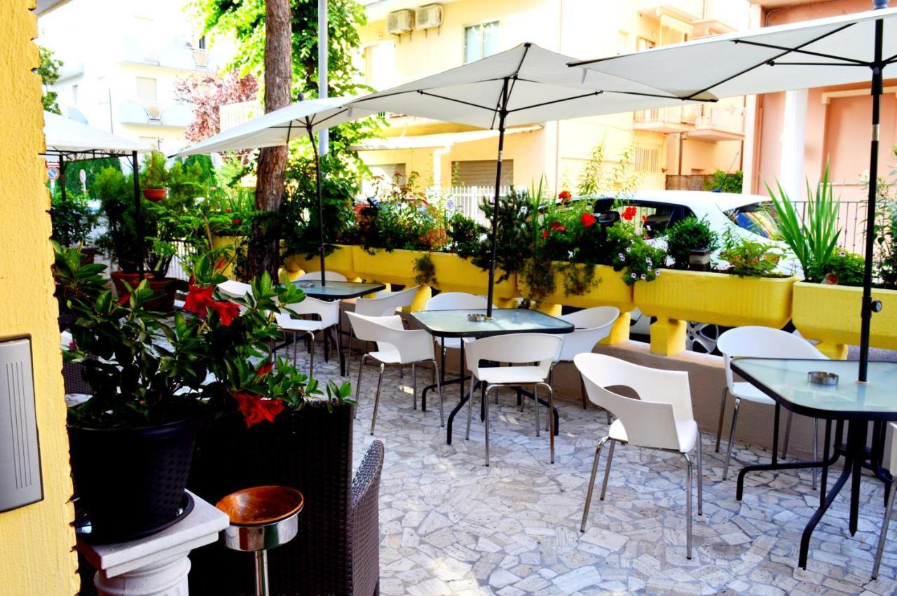 Hotel Cirene Rimini Ngoại thất bức ảnh