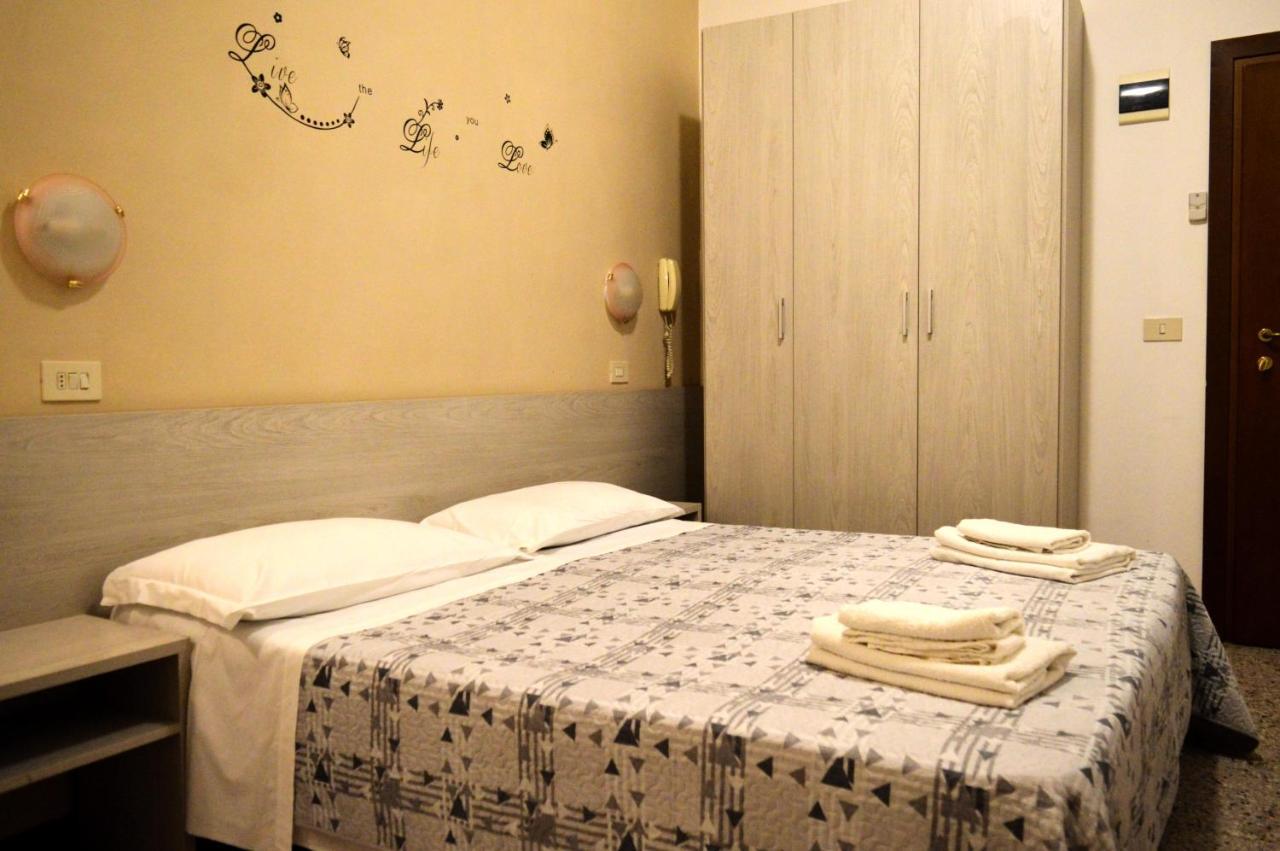 Hotel Cirene Rimini Ngoại thất bức ảnh