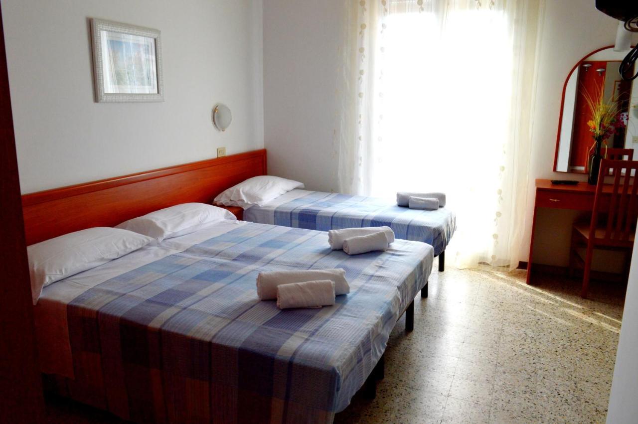 Hotel Cirene Rimini Ngoại thất bức ảnh