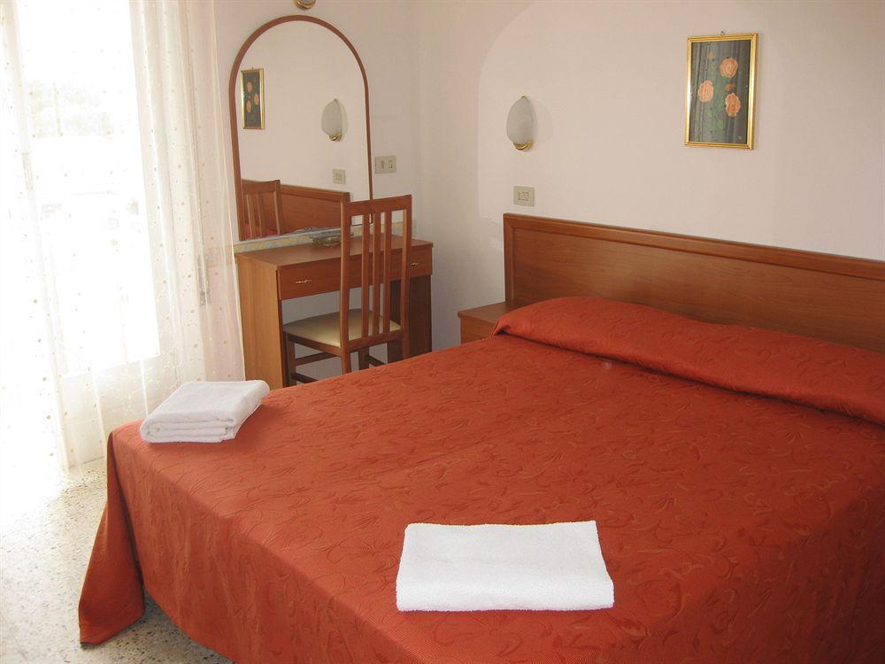 Hotel Cirene Rimini Ngoại thất bức ảnh