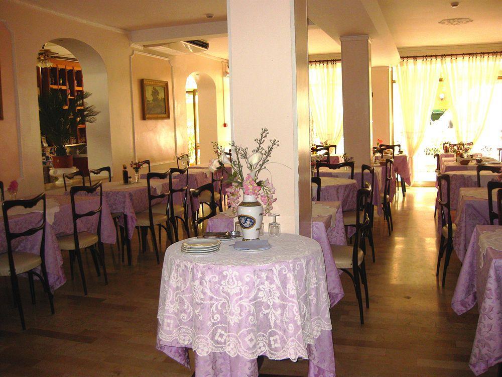 Hotel Cirene Rimini Ngoại thất bức ảnh